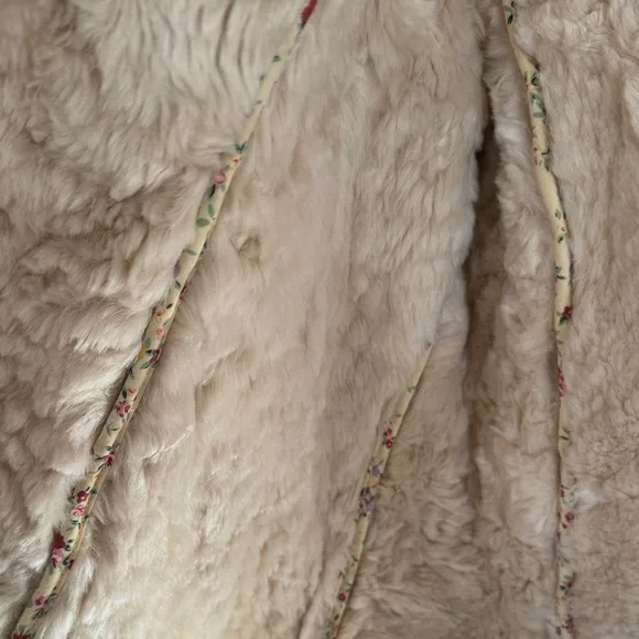 Wilsons Leather Brown Shearling Vest - Picture 3 of 8